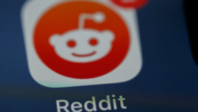 Photo of Регулятор США проверит сделки Reddit по предоставлению контента для обучения ИИ