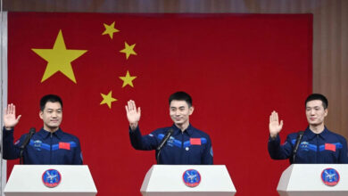 Photo of Китай отправил на космическую станцию пилотируемый корабль «Шэньчжоу-18» с тремя тайконавтами